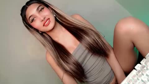 Bella online show from February 15, 2025, 5:09 am