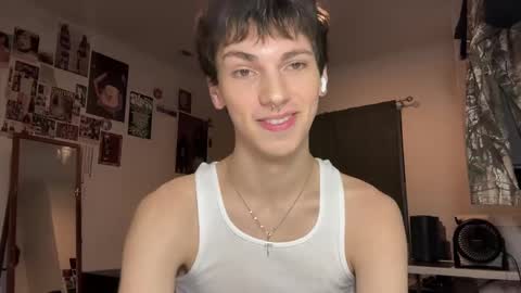 Snapshot of its_rowan chatting on September 20, 2025, 3:40 am Rowan online show from September 20, 2025, 3:40 am