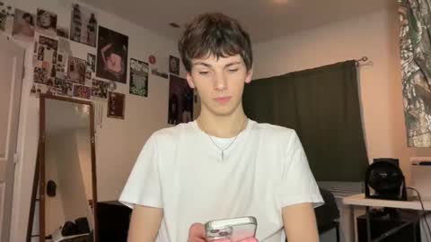 Snapshot of its_rowan chatting on September 30, 2025, 1:32 am Rowan online show from September 30, 2025, 1:32 am