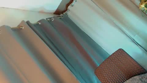 April online show from December 5, 2025, 6:59 pm