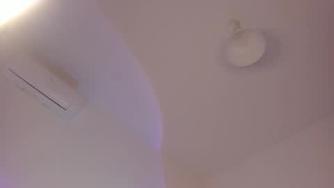 Isabella online show from November 28, 2025, 3:25 pm