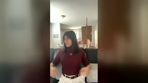 itschloelaurent online show from May 4, 2026, 3:30 pm