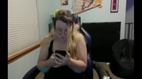 Snapshot of itsglitch222 chatting on September 15, 2025, 7:52 am Itsglitchh222 online show from September 15, 2025, 7:52 am