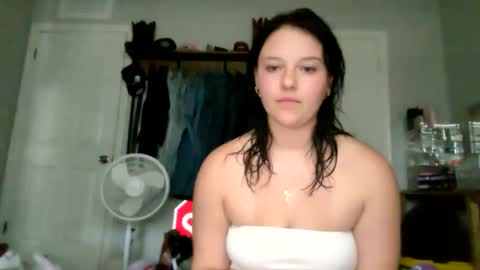 Snapshot of itsjustemmy chatting on April 29, 2026, 7:20 pm itsjustemmy online show from April 29, 2026, 7:20 pm