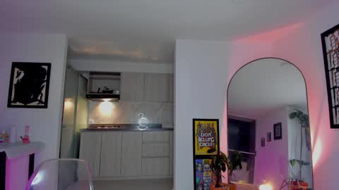 Snapshot of itslau_ chatting on December 18, 2024, 3:37 am lau online show from December 18, 2024, 3:37 am