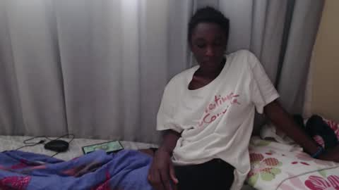 Laynne online show from October 14, 2025, 11:44 am