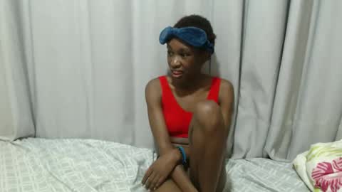 Laynne online show from October 22, 2025, 2:06 pm