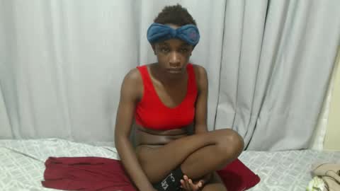 Laynne online show from October 30, 2025, 7:14 pm