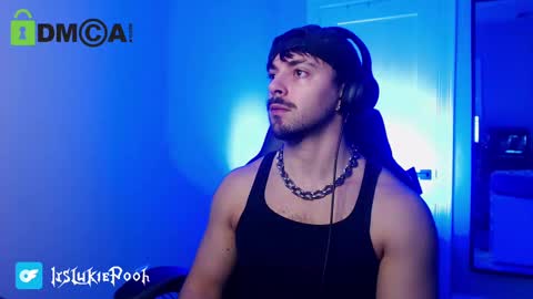 Snapshot of itslukiepooh chatting on November 16, 2025, 11:54 pm Itslukiepooh online show from November 16, 2025, 11:54 pm