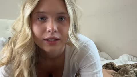 OF  madisynmaee online show from September 9, 2025, 3:44 pm