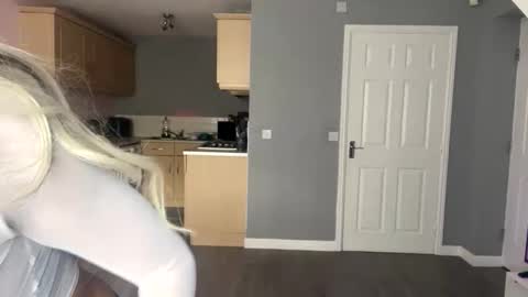 Lola online show from September 11, 2025, 4:29 pm