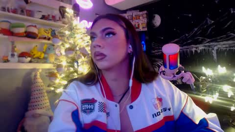 Snapshot of itsnickibabyy chatting on December 2, 2024, 10:45 pm Nicki Foxx online show from December 2, 2024, 10:45 pm