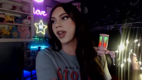 Snapshot of itsnickibabyy chatting on January 5, 2025, 12:31 am Nicki Foxx online show from January 5, 2025, 12:31 am