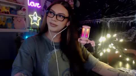 Snapshot of itsnickibabyy chatting on January 17, 2025, 6:33 pm Nicki Foxx online show from January 17, 2025, 6:33 pm