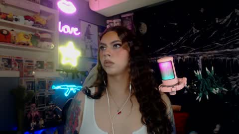 Snapshot of itsnickibabyy chatting on February 14, 2025, 1:34 am Nicki Foxx online show from February 14, 2025, 1:34 am