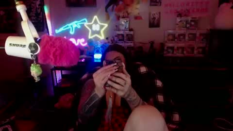 Snapshot of itsnickibabyy chatting on October 24, 2025, 4:20 am Nicki Foxx online show from October 24, 2025, 4:20 am