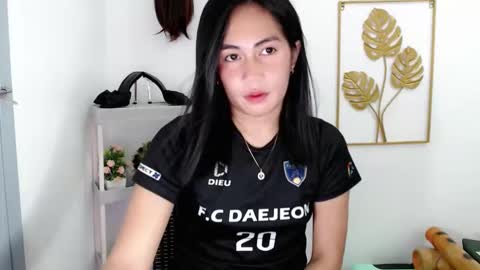 Snapshot of itsurgil_kloeh chatting on November 5, 2025, 12:49 pm itsurgil_kloeh online show from November 5, 2025, 12:49 pm