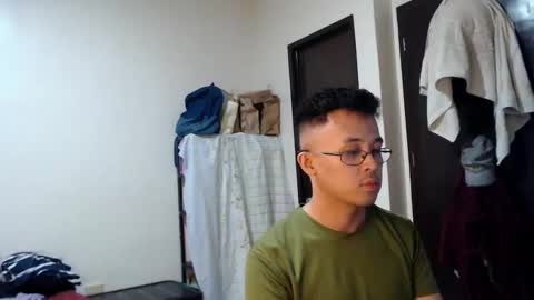 Snapshot of itsyour_asianboy chatting on March 5, 2026, 12:12 pm just call me francis online show from March 5, 2026, 12:12 pm