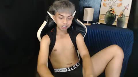 Snapshot of itsyourcummerboy_xx chatting on June 12, 2026, 6:40 pm Kyle online show from June 12, 2026, 6:40 pm