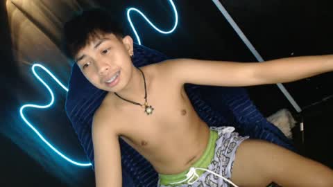 Snapshot of itsyourcummerboy_xx chatting on July 18, 2026, 2:10 pm Kyle online show from July 18, 2026, 2:10 pm