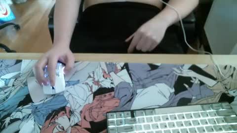 itzpillow_ online show from February 7, 2025, 4:14 pm