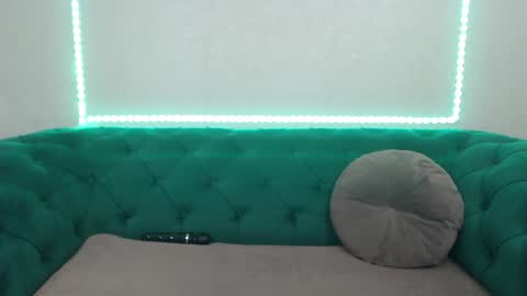 ivanacharm online show from April 9, 2026, 3:28 am