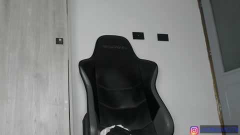 ivanhot279 online show from February 4, 2025, 11:49 pm