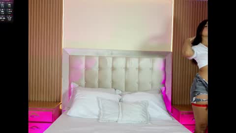 Snapshot of ivanna_yelena chatting on February 15, 2026, 1:24 am Ivanna online show from February 15, 2026, 1:24 am