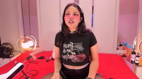     online show from November 16, 2025, 2:22 pm