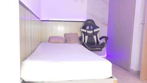 Ivon online show from October 12, 2025, 12:37 pm