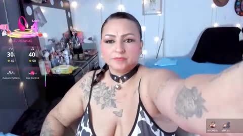 Snapshot of ivonnee17_ chatting on November 4, 2025, 2:21 am Ivonne online show from November 4, 2025, 2:21 am