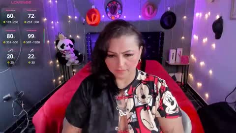 Snapshot of ivonnee17_ chatting on November 27, 2025, 7:43 am Ivonne online show from November 27, 2025, 7:43 am