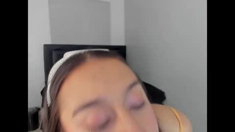 Snapshot of ivonneskarielrs chatting on November 21, 2025, 12:15 pm ivonneskarielrs online show from November 21, 2025, 12:15 pm