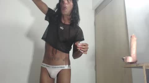 Snapshot of ivonneth chatting on February 1, 2026, 5:39 am ivonneth online show from February 1, 2026, 5:39 am