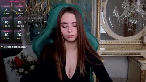 ivorywood_ online show from September 21, 2025, 2:19 pm