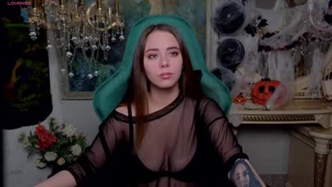 ivorywood_ online show from October 21, 2025, 12:28 pm