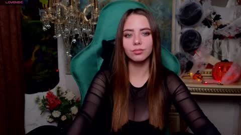 ivorywood_ online show from November 4, 2025, 5:12 pm