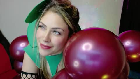 Diana Rojas  online show from October 26, 2025, 1:44 am