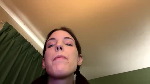 ivy_rose90 online show from April 1, 2026, 6:16 pm