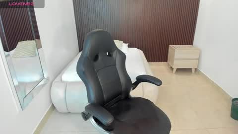 Snapshot of ivy_rosse7 chatting on May 19, 2026, 12:33 pm IVY online show from May 19, 2026, 12:33 pm