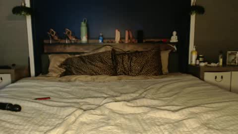 Ivy Dreams online show from December 24, 2024, 3:27 am