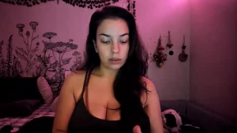 Snapshot of ivygreyco chatting on January 6, 2025, 4:47 am Ivy Heaven Goddess online show from January 6, 2025, 4:47 am