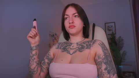 Snapshot of ivyhoney chatting on February 25, 2025, 4:31 pm IVY - Follow me 3 online show from February 25, 2025, 4:31 pm