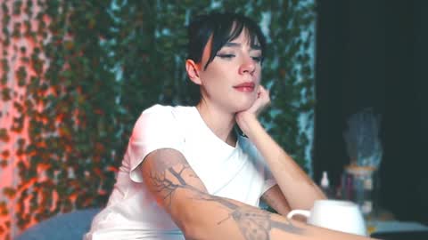 Miss Ivy online show from December 6, 2024, 7:12 pm