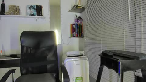 ivymilleer online show from February 9, 2026, 12:53 pm