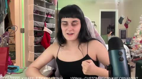 Snapshot of ivyminxxx chatting on December 5, 2024, 4:09 am Ivy Minxxx online show from December 5, 2024, 4:09 am