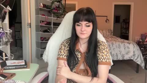 Snapshot of ivyminxxx chatting on January 19, 2025, 7:37 pm Ivy Minxxx online show from January 19, 2025, 7:37 pm