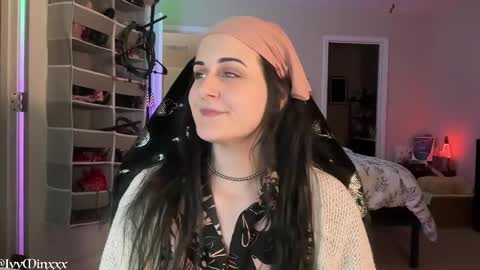 Snapshot of ivyminxxx chatting on February 19, 2025, 1:29 am Ivy Minxxx online show from February 19, 2025, 1:29 am