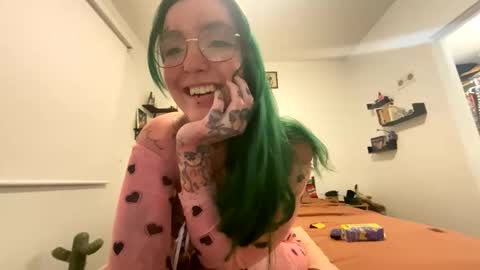 Snapshot of ivyriot95 chatting on October 27, 2025, 3:43 am Ivy Riot online show from October 27, 2025, 3:43 am