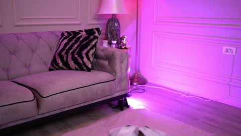 IvyRowa online show from February 4, 2025, 6:27 pm